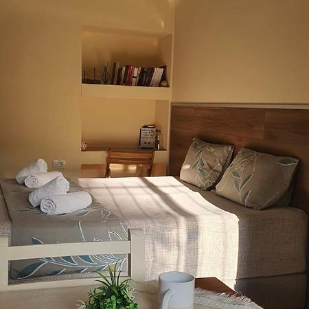 Alle'S M Shyri Studio Apartment 티라나 외부 사진