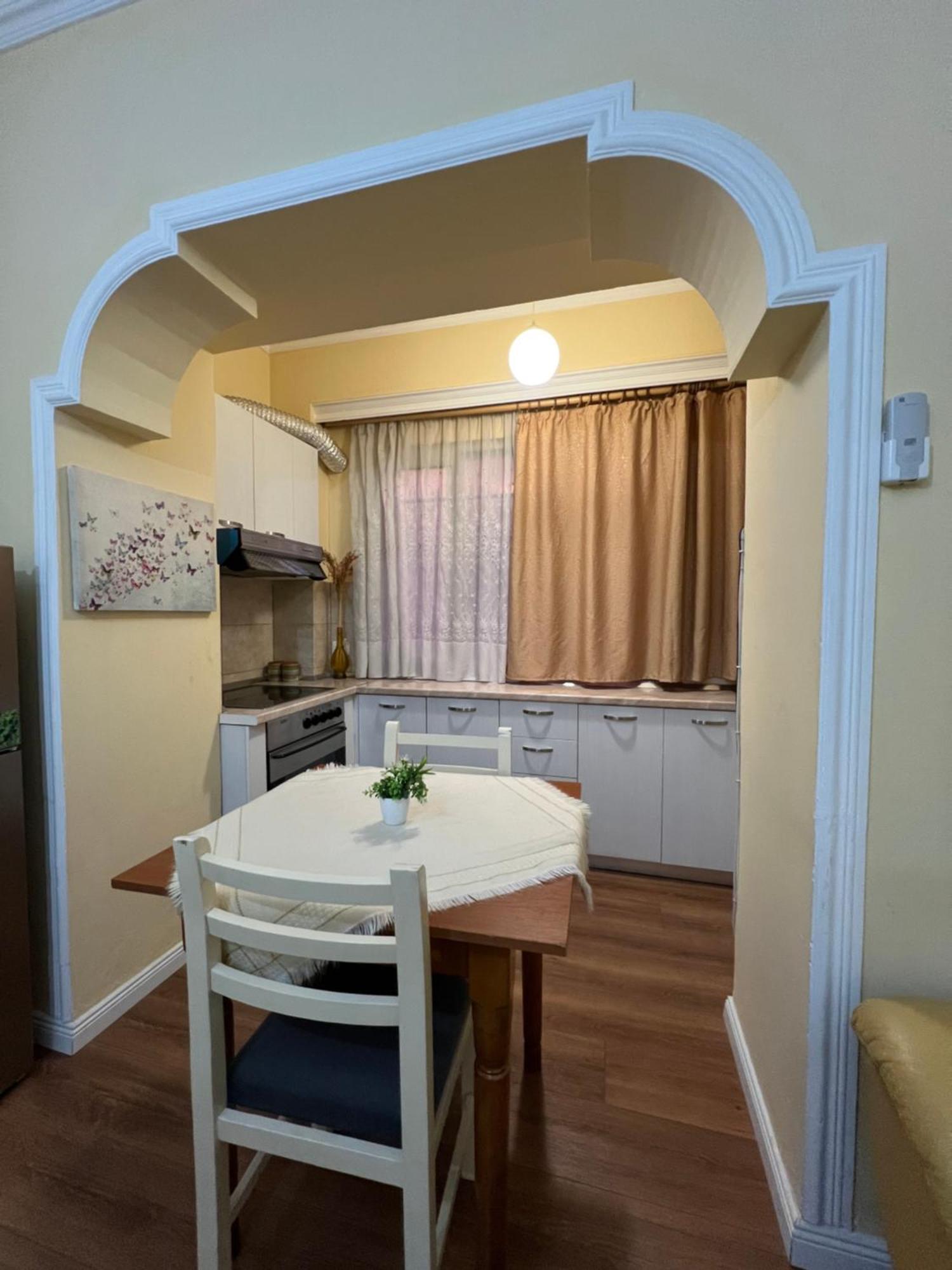 Alle'S M Shyri Studio Apartment 티라나 외부 사진